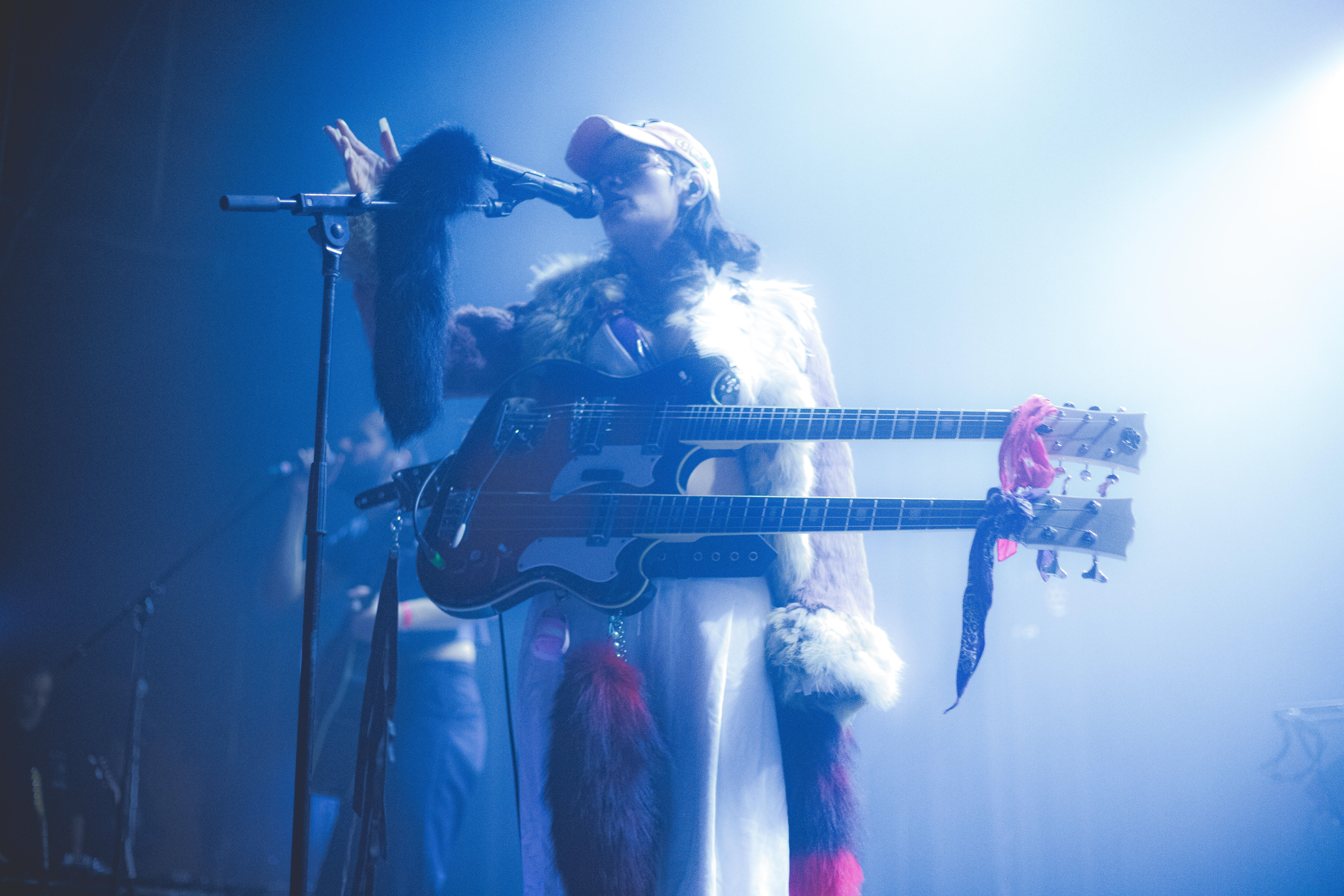 Saya Gray Illuminates Le National on her North American Tour